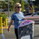 Kirsten Dunst – Runs errands in Los Angeles