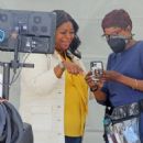 Octavia Spencer – Filming new movie ‘Truth Be Told’ in Burbank - 454 x 633