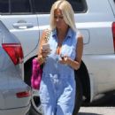 Shauna Sand out in Malibu - 454 x 817