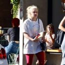 Ariel Winter – Seen at Alfreds Cafe in Studio City - 454 x 644