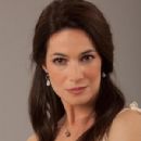 Paula Neves