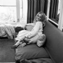 Jane Fonda - 454 x 465