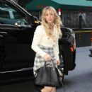 Kaley Cuoco – Arrives at her hotel after in New York