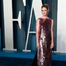 Mackenzie Davis – 2022 Vanity Fair Oscar Party in Los Angeles - 454 x 618