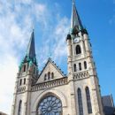Churches in the Roman Catholic Archdiocese of Milwaukee