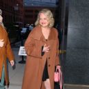 Elisabeth Moss – Arrives to Watch What Happens Live With Andy Cohen in New York - 454 x 681