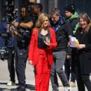 Samantha Bee – Filming a project in Soho – New York - 454 x 568