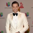 Rodner Figueroa- Latin Grammy Awards 2014 - 431 x 594