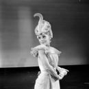 Hello, Dolly! (musical) Original 1964 Broadway Cast Starring Carol Channing - 454 x 447