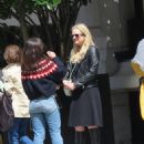 Elisabeth Moss – On the set of ‘The Veil’ in Paris - 454 x 580