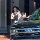 Ella Emhoff – Being escorted by Secret Service agents in Los Angeles - 454 x 302
