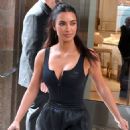 Kim Kardashian – Leaving her hotel in New York - 454 x 554