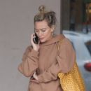 Hilary Duff – Seen outside of Barnes and Noble Bookstore in Studio City