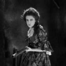 The Last of the Mohicans - Barbara Bedford - 454 x 363