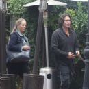 Elizabeth Berkley – Grabs lunch in Pacific Palisades - 454 x 681