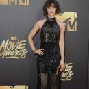 Lizzy Caplan attends The 2016 MTV Movie Awards - Arrivals