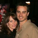 Harmoni Everett and Kerr Smith - 433 x 612