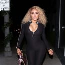 Nicole Mudarris in Tights – Christmas Shopping in Beverly Hills - 454 x 730