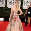 Kaley Cuoco - The 71st Annual Golden Globe Awards - Arrivals (2014)