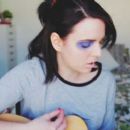 Emma Blackery - 454 x 255