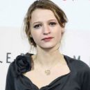 Christa Theret