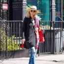 Blythe Danner – Shopping candids at GOOP in New York - 454 x 577