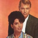 Troy Donahue and Suzanne Pleshette - Movie News Magazine Pictorial [Singapore] (May 1962) - 454 x 602