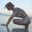 Esther De Jong - Elle UK, February 1997 - 454 x 448