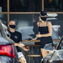 Miley Cyrus – Picking up coffee with boyfriend Cody Simpson in Calabasas - 454 x 681