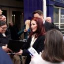 Priscilla Presley – Wows fans in Newcastle - 454 x 306