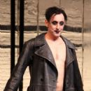 CABARET 1998 Broadway Revivel Starring Alan Cumming - 454 x 616