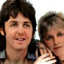 Paul McCartney and Linda - 454 x 352