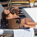 Chantel Jeffries – Seen on the beach in sunny Miami - 454 x 303