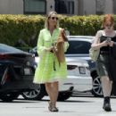 Helen Hunt – Seen with her daughter and friends at LaLaLand coffee in Brentwood - 454 x 303