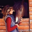 Bennu Gerede, Gül Gölge, Lale Cangal - Marie Claire Magazine Pictorial [Turkey] (October 2013) - 412 x 520