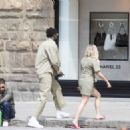Kendra Shaw – Shopping candids in Florence - 454 x 324