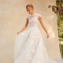 Oscar de la Renta Fall 2025 Bridal Collection - 454 x 603