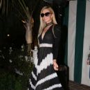 Paris Hilton – Has dinner with a friend at San Vicente Bungalows in West Hollywood