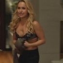 Hayden Panettiere's Fake Boobs Are Popping Out Of Nashville