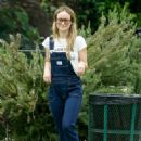 Olivia Wilde – Seen At The Park In Los Angeles