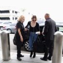 Frances Bean Cobain – Arrives at LAX International Airport in LA - 454 x 529