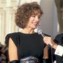 Anne Archer attends The 60th Annual Academy Awards (1988) - 428 x 612