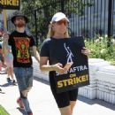 June Diane Raphael – Been at the SAG-AFTRA Strike in Hollywood