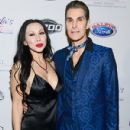 Perry Farrell  attends the 2017 Rhonda's Kiss Benefit Concert at Hollywood Palladium on December 8, 2017 in Los Angeles, California - 430 x 600