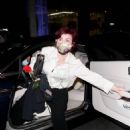 Sharon Osbourne – Leaving dinner at BOA Steakhouse in West Hollywood - 454 x 681