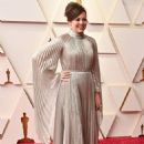 Olivia Colman – 2022 Academy Awards at the Dolby Theatre in Los Angeles - 454 x 685