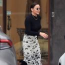 Abbie Cornish – Seen at Craig’s in West Hollywood - 454 x 681