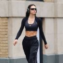 Amelia Hamlin – Shows her abs after a gym workout in Manhattan’s SoHo area - 454 x 694