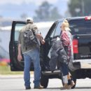 Gwen Stefani – Jetting out of Los Angeles