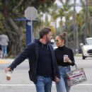 Jennifer Lopez – With Ben Affleck hold hands in Santa Monica